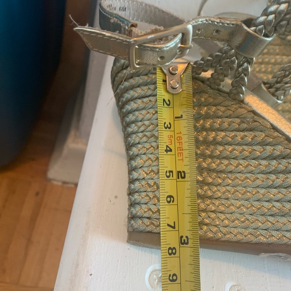 Gold Michael Kors sandals - Picture 6 of 6